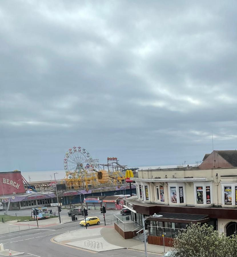 Oyo Queens Hotel, Skegness Dış mekan fotoğraf