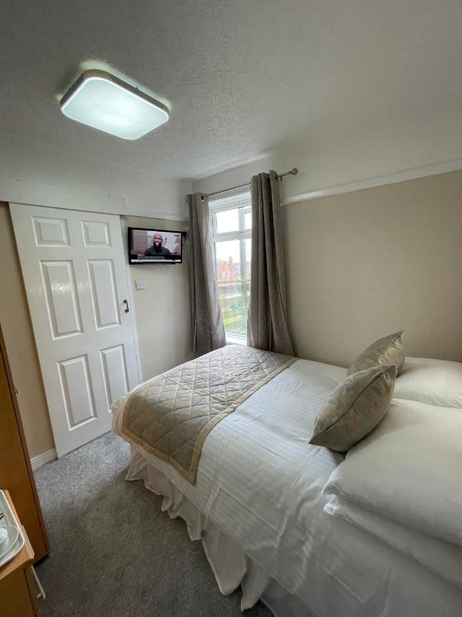 Oyo Queens Hotel, Skegness Dış mekan fotoğraf