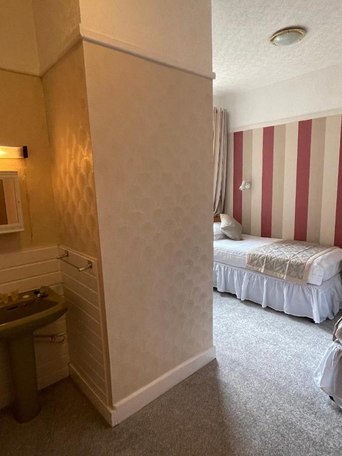 Oyo Queens Hotel, Skegness Dış mekan fotoğraf